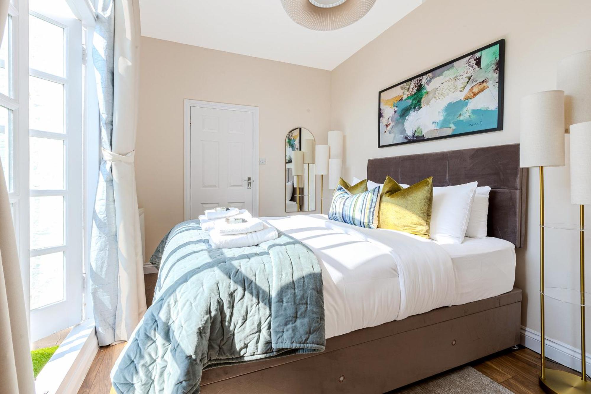 Stylish 2br Flat With Terrace In North Kensington Apartament